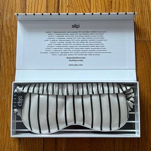 Pure silk sleep mask by Slip